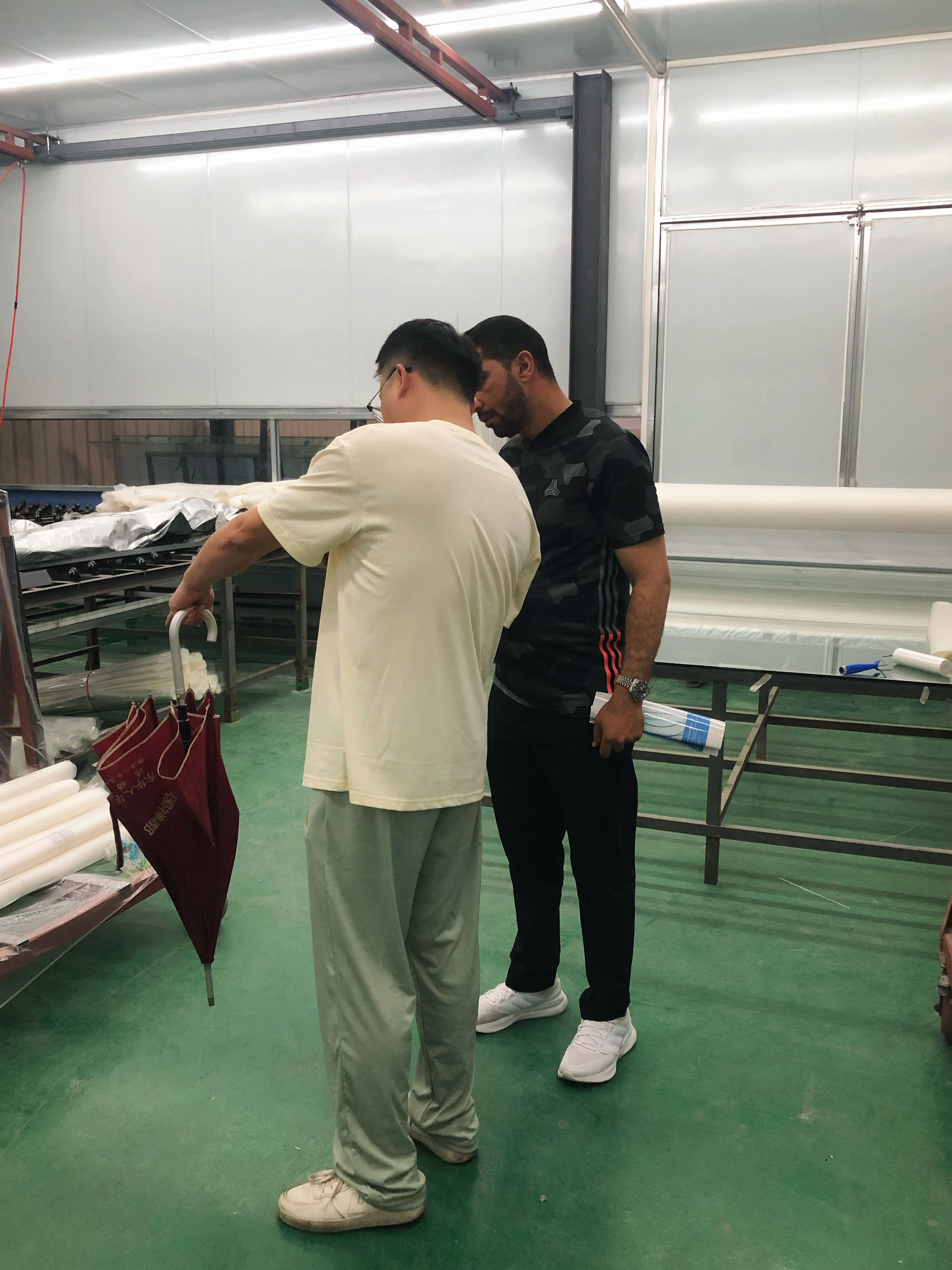阿联酋客户携手共拓高端建筑中空玻璃市场 (1).jpg