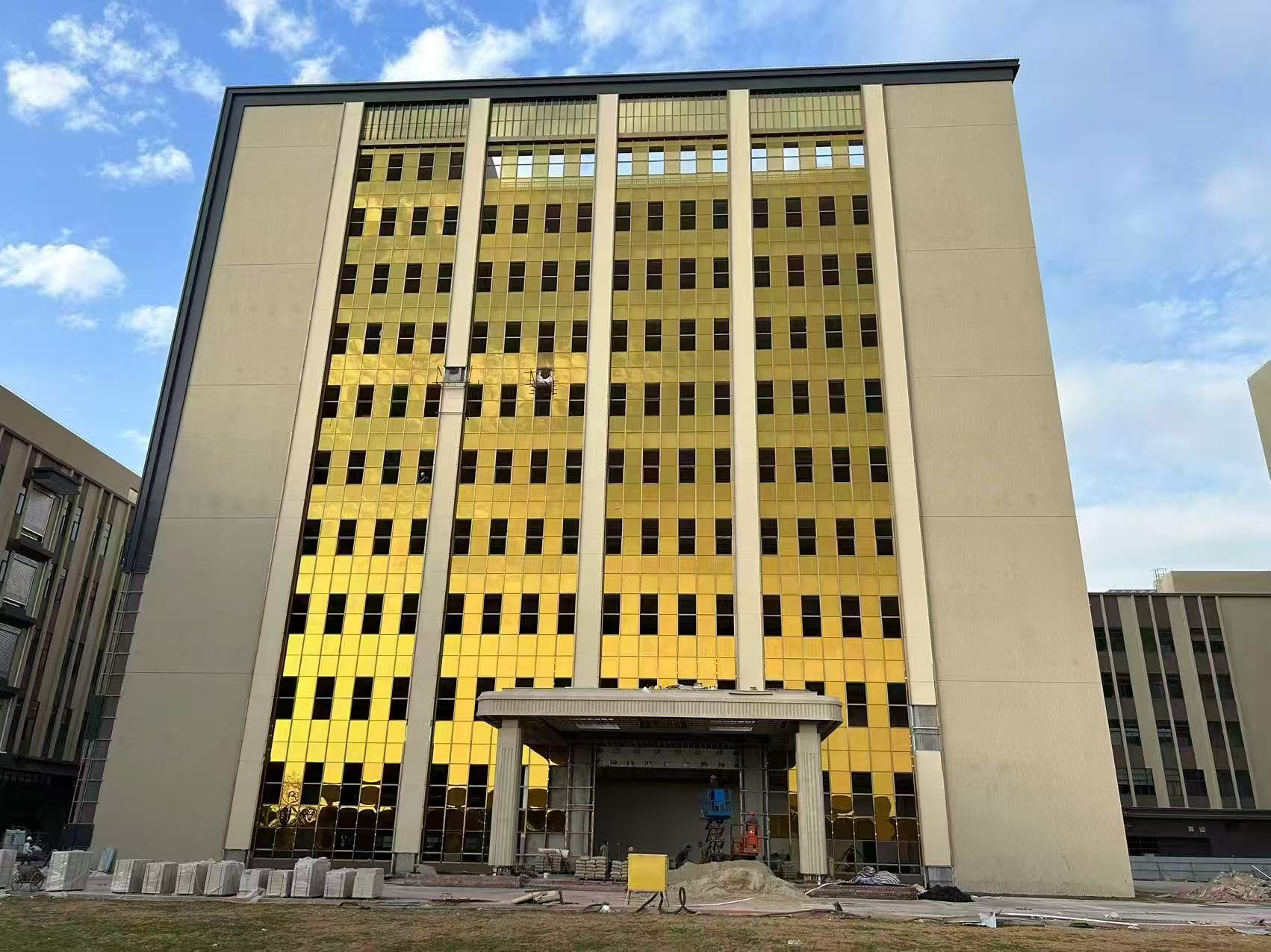 阿联酋客户携手共拓高端建筑中空玻璃市场 (3).jpg
